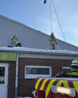 THD in Ashausen - Schneelast auf Dach Bild 2
